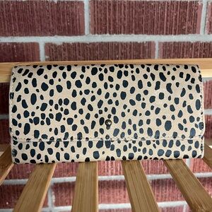 Universal Thread wallet